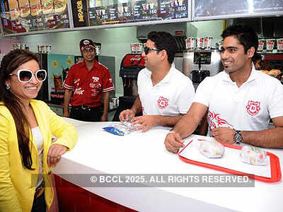 Cricketers @ Fast Trax outlet