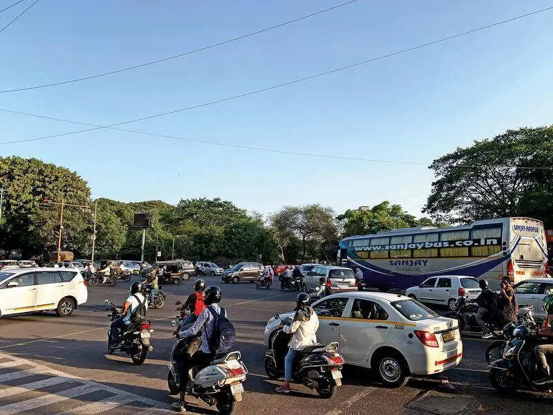 Trees first to go in proposal for flyover, grade separator at crucial Yerawada junction