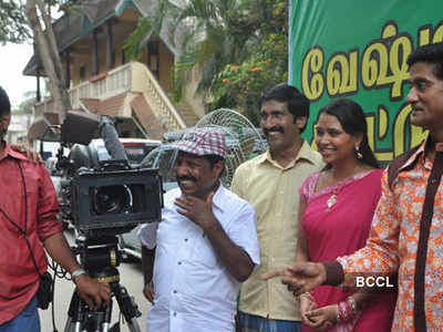 On the sets: 'Nijam Nizhalagirathu'
