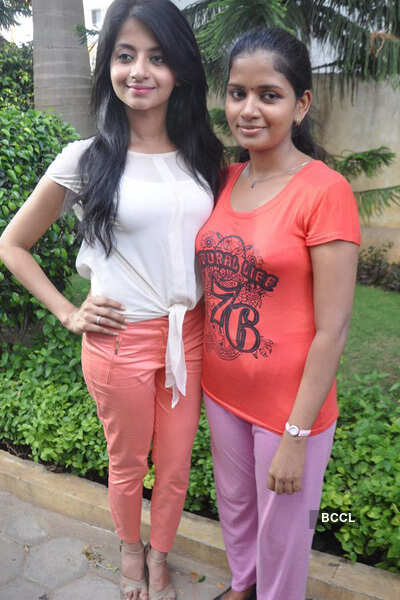 'Unakku 20 Enakku 40' team shoots