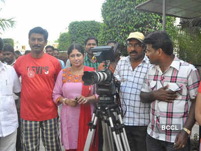 'Unakku 20 Enakku 40' team shoots
