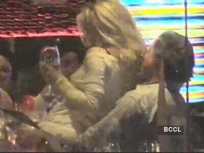 Pamela Anderson gives drunken lap dance
