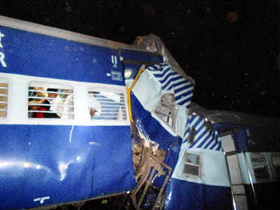 Hampi Express rams into goods train, 25 killed