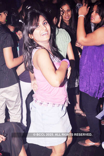 YCCE's farewell bash @ Caramel Lounge