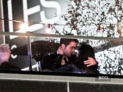 R-Pattz & Kristen Stewart caught kissing!