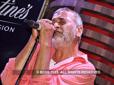 Lucky Ali performs @ Striker