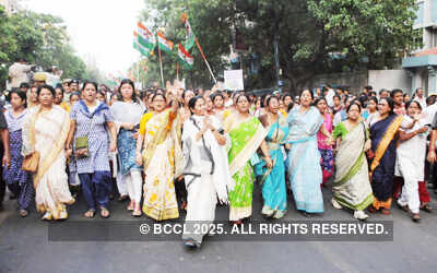 Petrol price hike: Mamata Banerjee stages protest