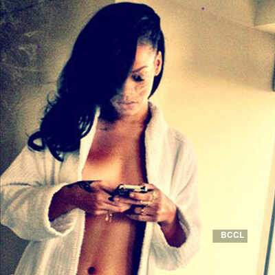 Rihanna wants to swap boobs with Brooklyn Decker