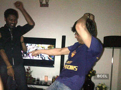 SRK, Akshay @ Prabhu Deva's bash