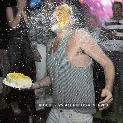 It's party time @ Urban Pind