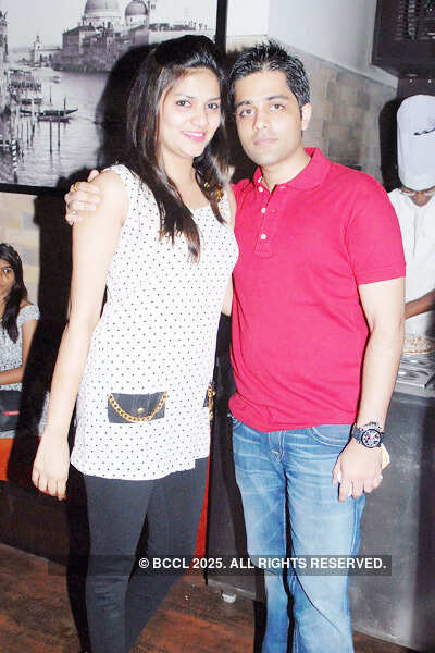 Saturday Night Party @ Mangi Forever