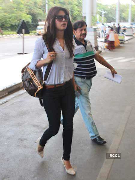 Shahid, Priyanka on way to Indore