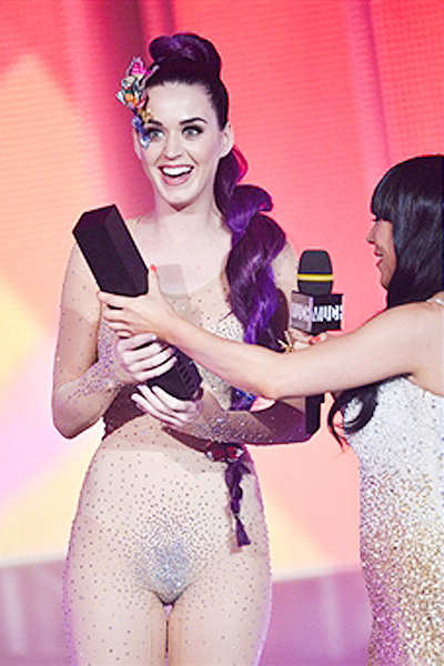Katy Perry's sexy revealing dress!