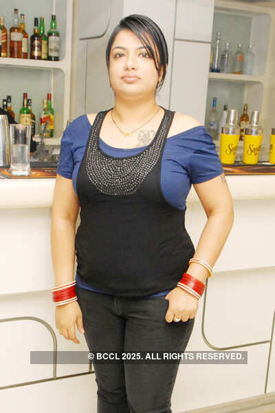 Saturday Night party @ Fionaa Lounge