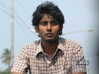 'Ponmaalai Pozhudhu'