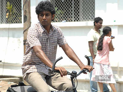 'Ponmaalai Pozhudhu'