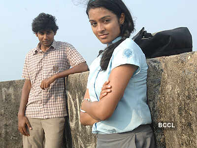 'Ponmaalai Pozhudhu'