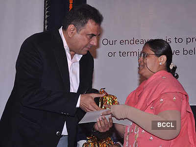 Boman, Rajpal honour cancer patients