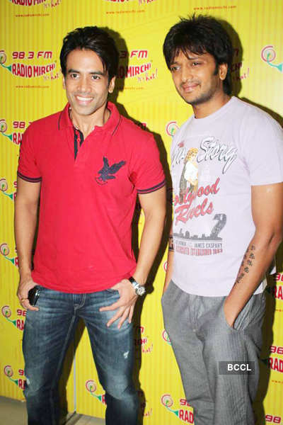 Riteish, Tusshar @ Radio Mirchi