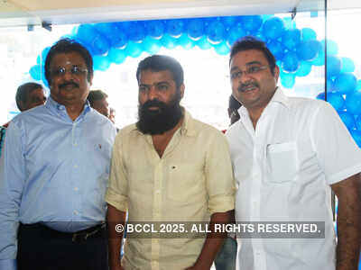 Ameer launches 3D Theatre