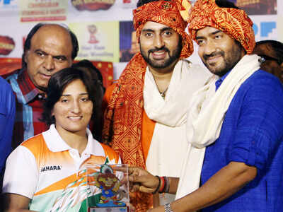Ajay, Abhi promote 'Bol Bachchan'