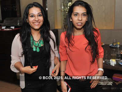 Vani Tripathi's b'day bash