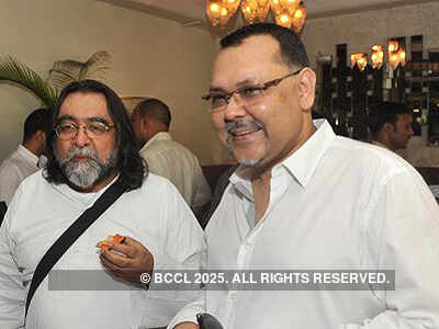 Vani Tripathi's b'day bash