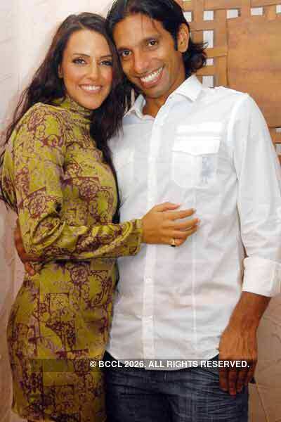 Ritwik Bhattacharya & Pia Trivedi in love!