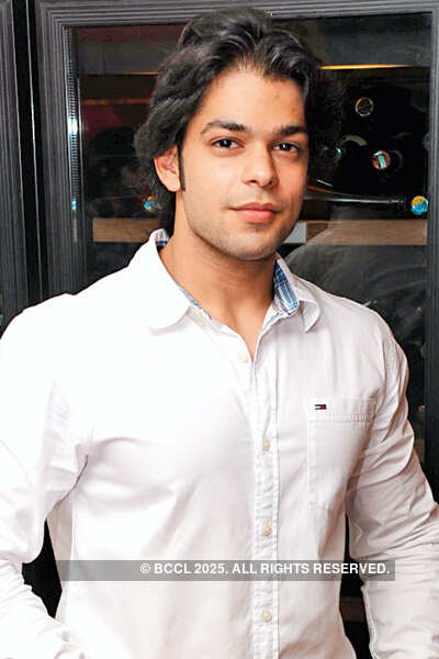 Retro Fever @ Smoke House Grill