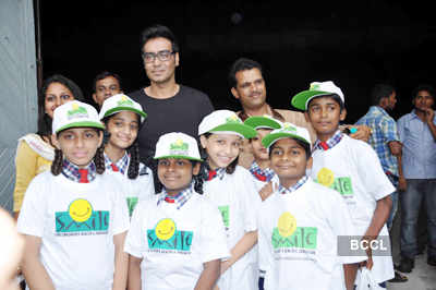 Ajay, Rohit meet Smile Foundation kids