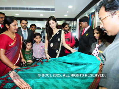 Shruti Haasan @ Store launch