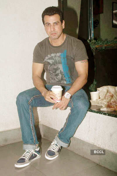 Ronit Roy rubbishes fallout with Ekta Kapoor rumours