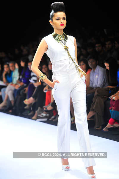 LFW '12: Day 4: Outhouse