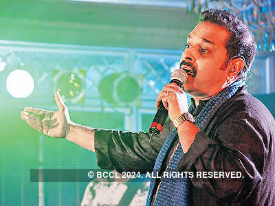 Shankar Mahadevan performs