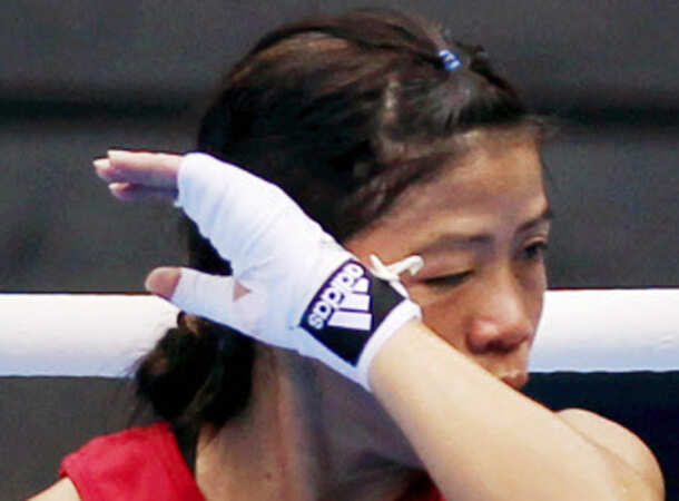 Mary Kom wins bronze for India