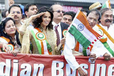 Celebs in I-Day spirit