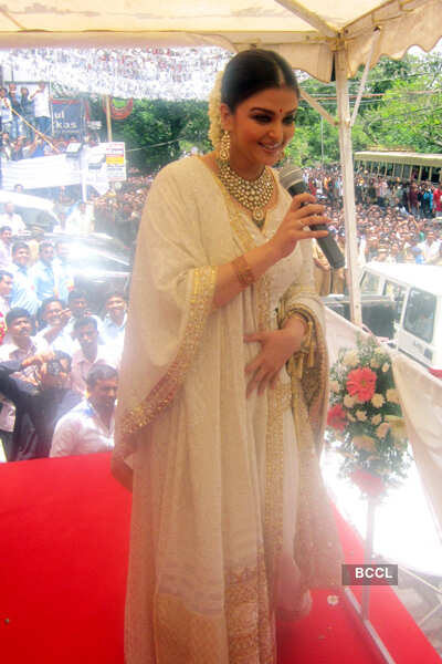 Ash @ jewellery store launch