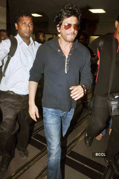 SRK booked for insulting national flag