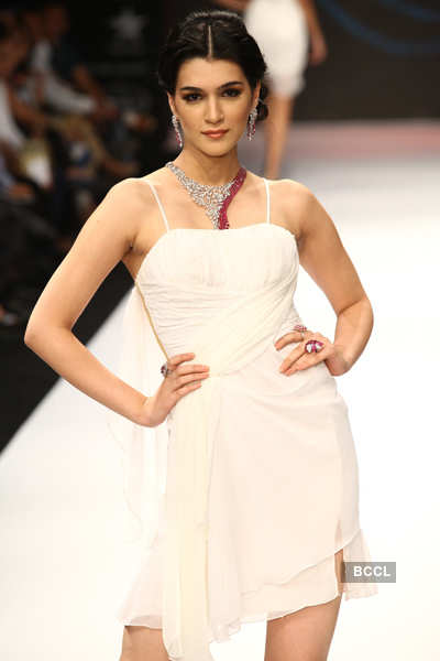 IIJW'12: Jewel Trendz