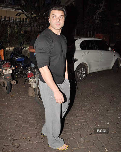 Salman watches 'Expendables 2'