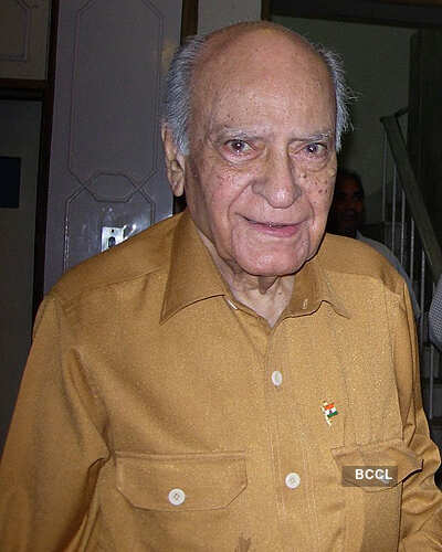AK Hangal passes away