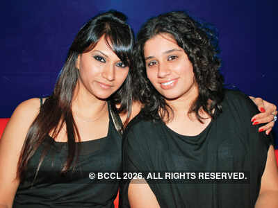 Ehsaas performs at Cafe Cruise