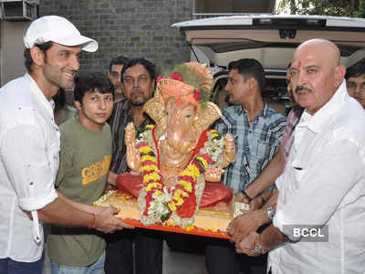 Hrithik & Suzanne @ Ganesh Visrajan