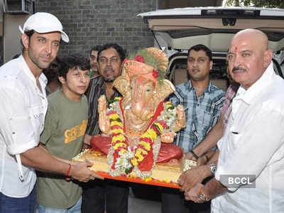 Hrithik & Suzanne @ Ganesh Visrajan