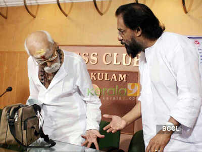 Yesudas and Dakshinamoorthy @ Press meet