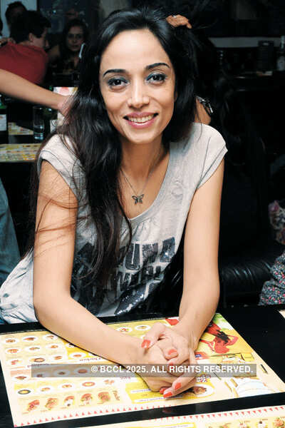 Party peeps live it up