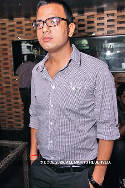 Mere Yaar Ka Birthday Hai