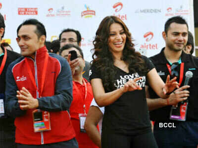Bipasha Basu at Delhi Half Marathon