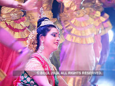 Dona Ganguly performs