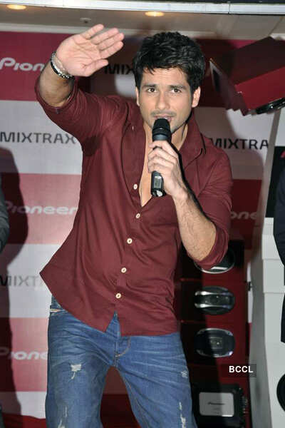 Shahid endorses 'Pioneer'